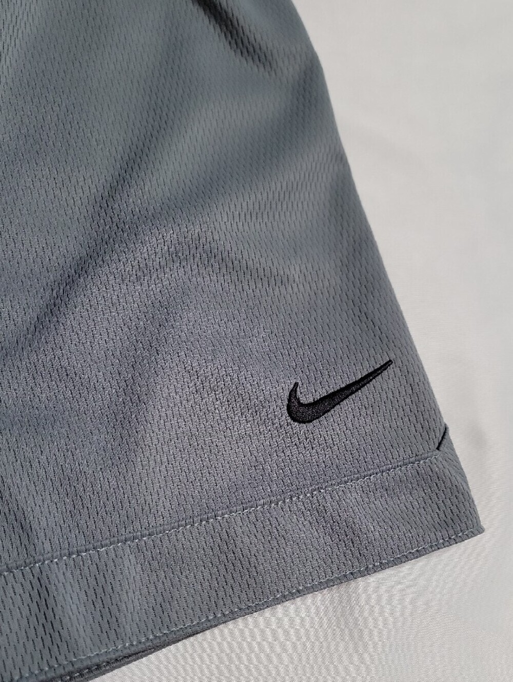 Nike Men’s Light Gray Performance Athletic Shorts - Picture 2 of 4